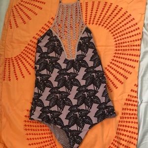 Acacia swimwear Teahupoo in Black Elephant